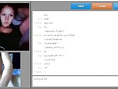 Oulike dame wat tiete, diep en suig haar vinger