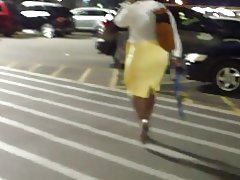 Wye heupe, milf stywe geel romp..