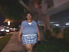 Groot swart teef kry fucked en eet europeen